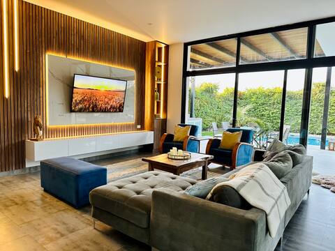 Luxurious, State-of-the-art Country Home in Ica