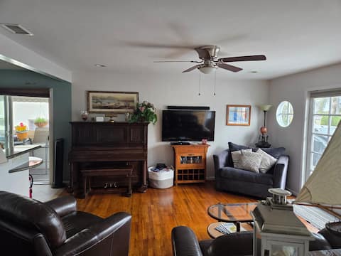 Popular Airbnb listing: Hip Beach House - Perfect Location! 3 night min! in San Clemente