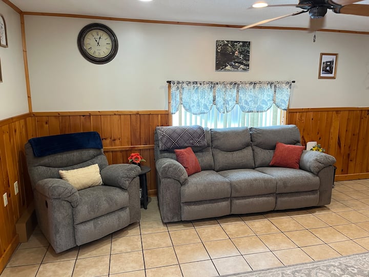 Riverside Oasis·pet-friendly·large Yard & Firepit - West Virginia