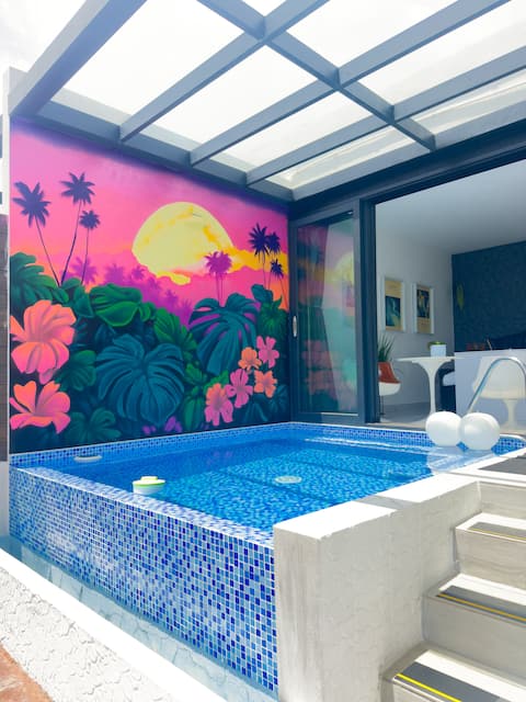 Sea View Luxury Suite & Heated Pool