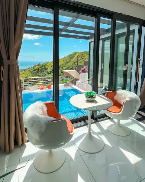 Hilltop Oasis • Heated Private Pool + Parking