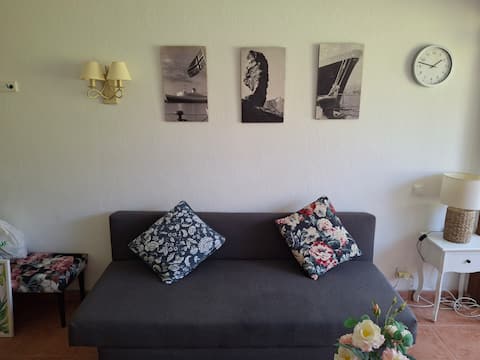 Popular Airbnb listing: Bright and quiet loft in botánico area in Puerto De La Cruz