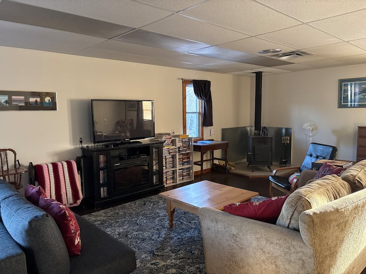 Wild Roots Studio Retreat
Back Suite - Saskatchewan