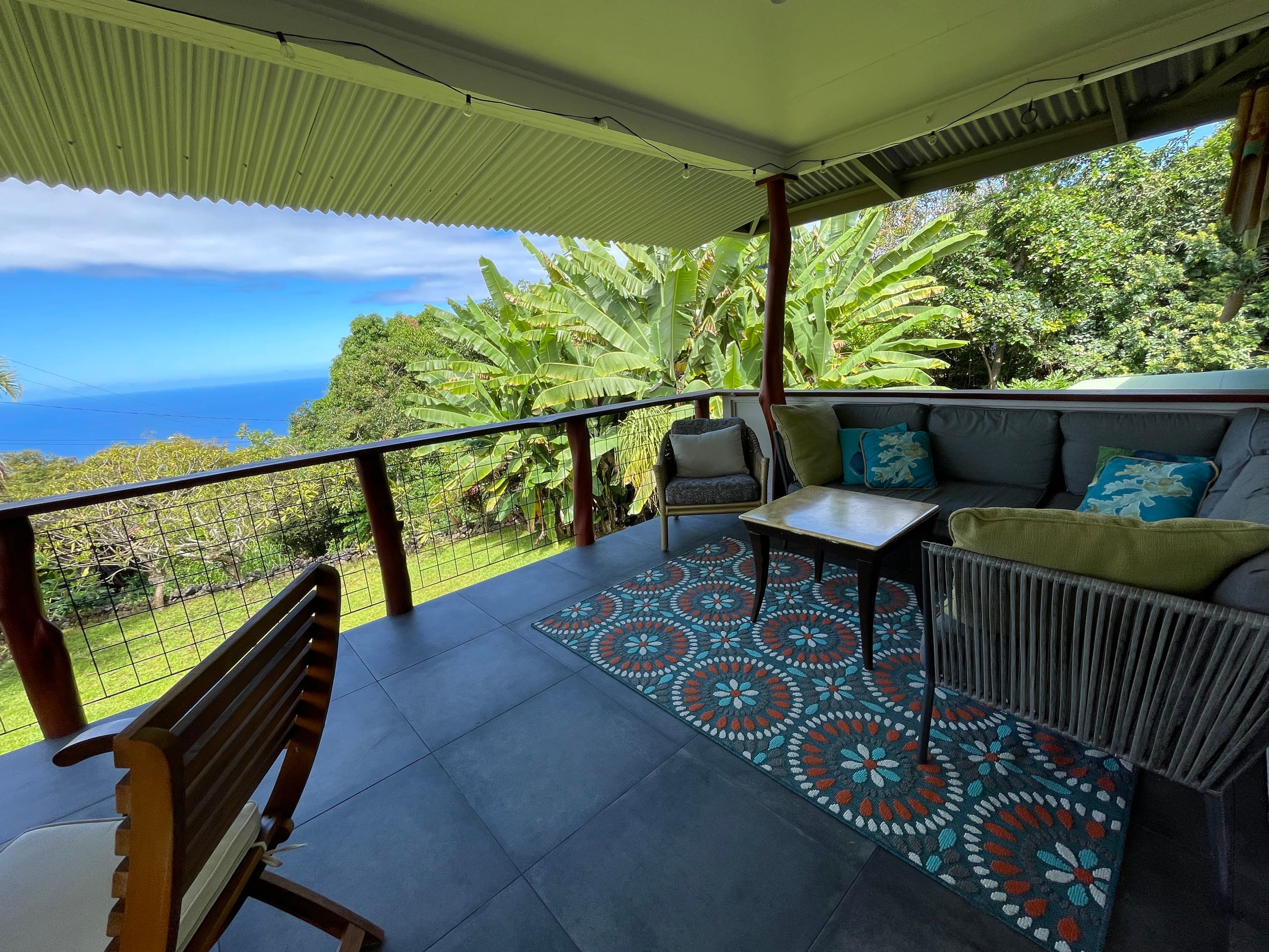 Home in Kealakekua · ★4.93 · 3 bedrooms · 3 beds · 2.5 private baths - Image 8