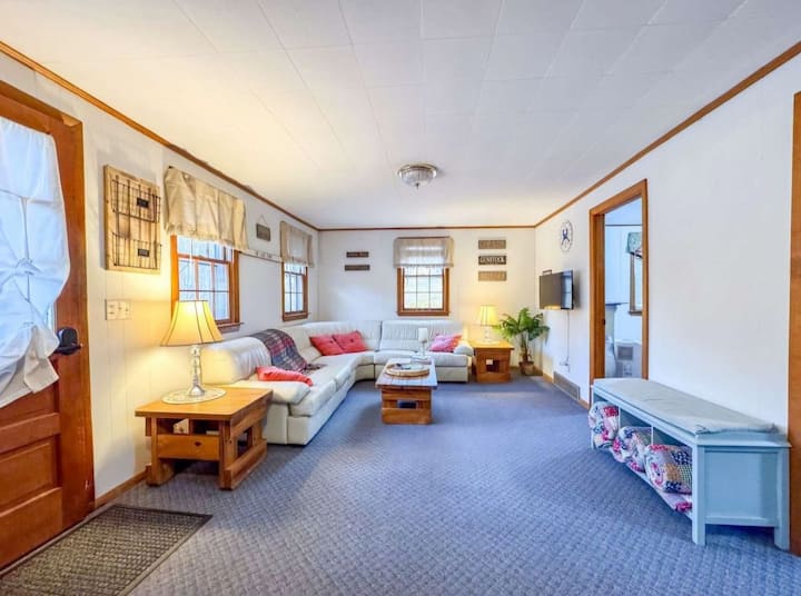 Taigh Loch - Year Round Lake Region Retreat! - Lake Winnipesaukee, NH