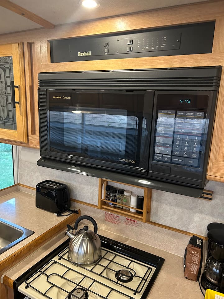 Aerbus Deluxe - Sequim, WA
