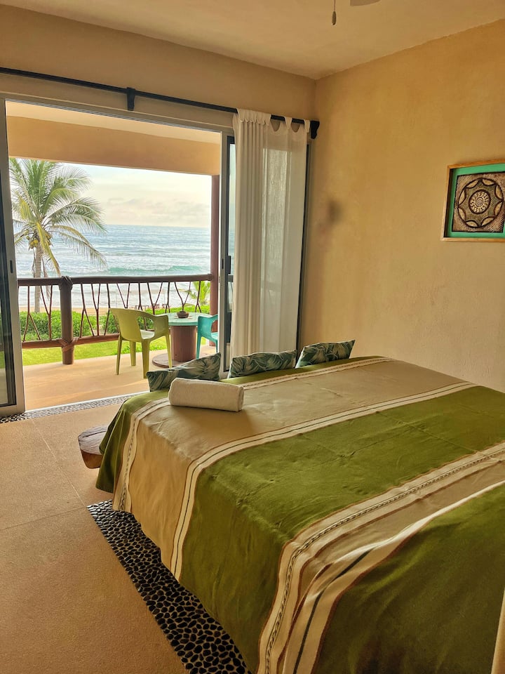 Pamje spektakolare nga dhoma kryesore e gjumit 