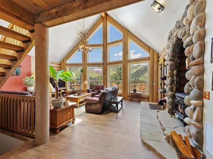 Hawk's Landing | A Refined Modern Mountain Escape