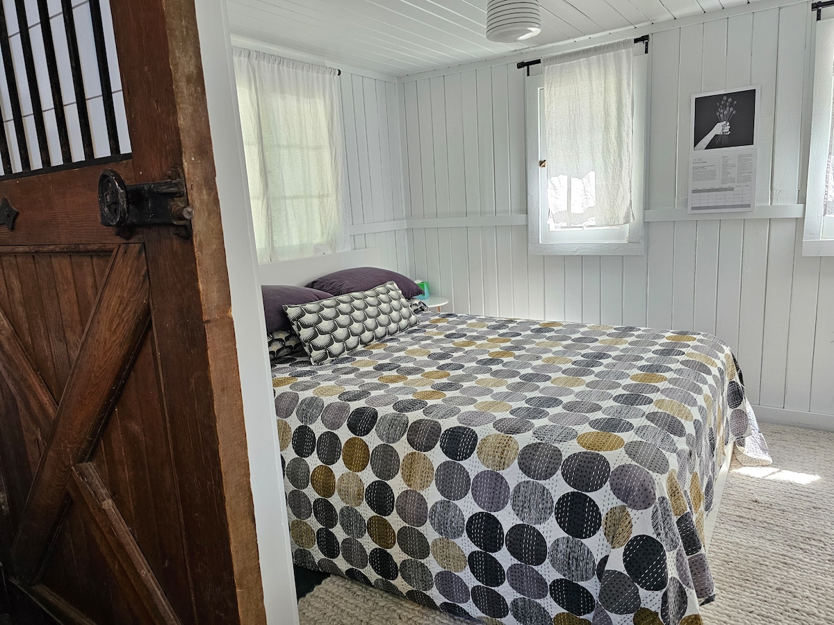 เตียงควีนไซส์พร้อมที่นอน Wink Eco Friendly ผลิตในวิสคอนซิน