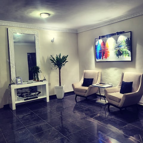 4Bedroom Duplex- 2 Livingroom,Snooker&StarlinkWifi