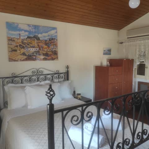 Doris Cottage with City View