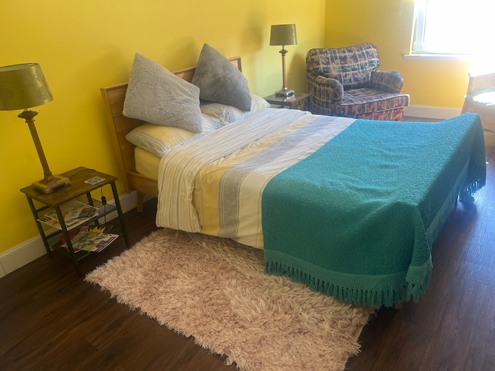Spacious One Bedroom Apartment In Village Centre - Dumfries and Galloway