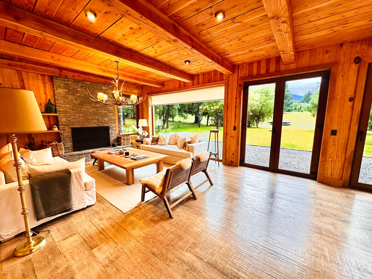 Casa con increíbles vistas al golf en Arelauquen - Casa en Arelauquen Golf & Country Club
