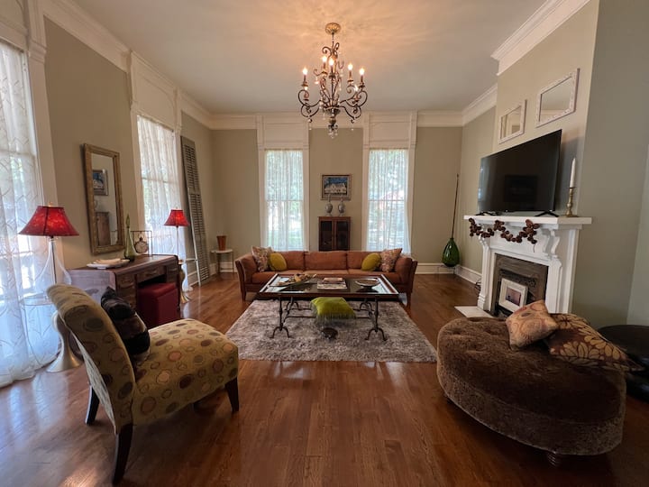 Historic Downtown Estate - Crane Lake, Prattville