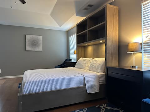 Stay! 4 beds+ loft area