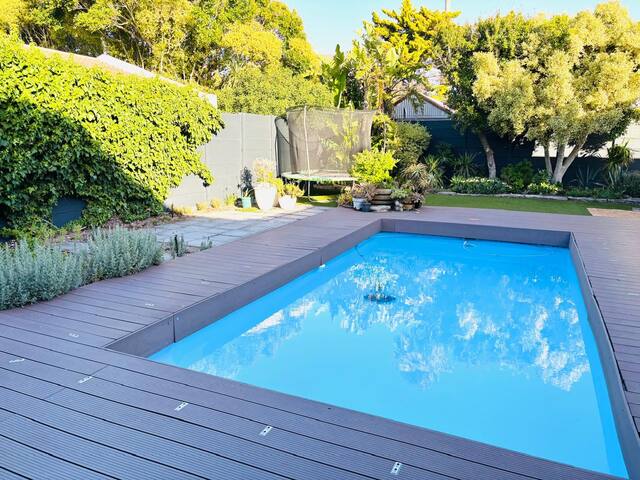 Spacious, character family home by the sea gallery image 3