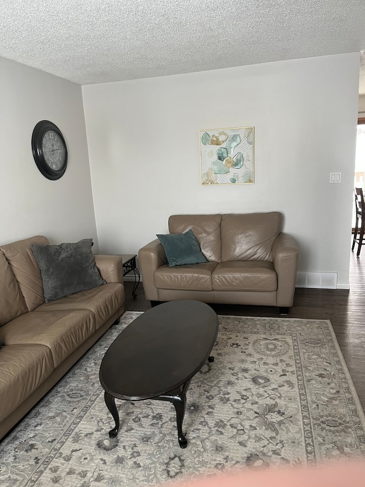Gp Gathering Place, Enjoy Our Serene, Clean Home. - Westlake