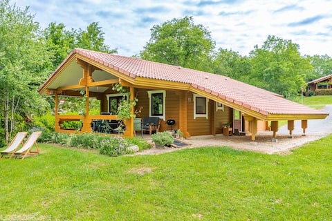 Cozy sunflower chalet, quiet, nature, Lot