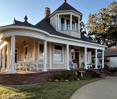 Davis Street Victorian