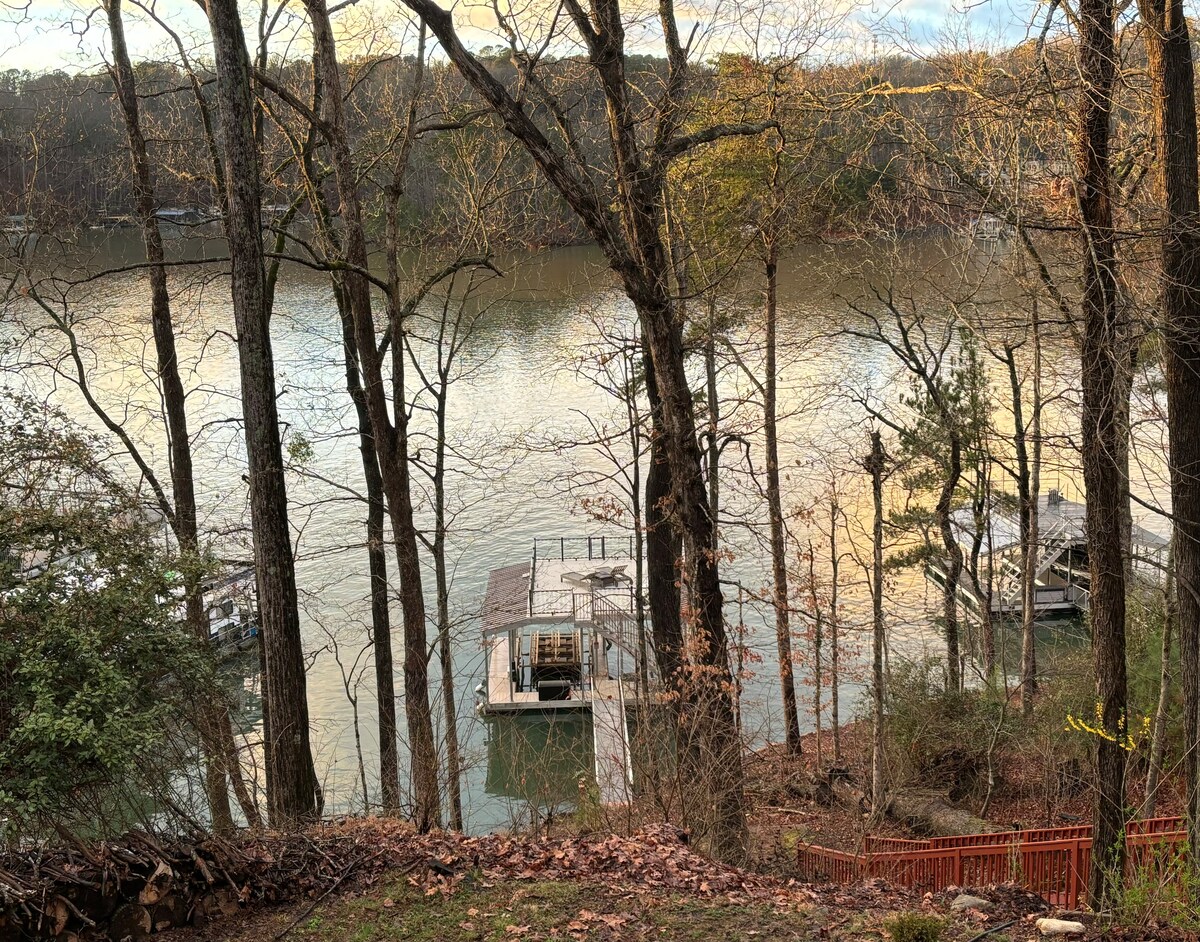 Lake house & dock.  Relax with friends & family.