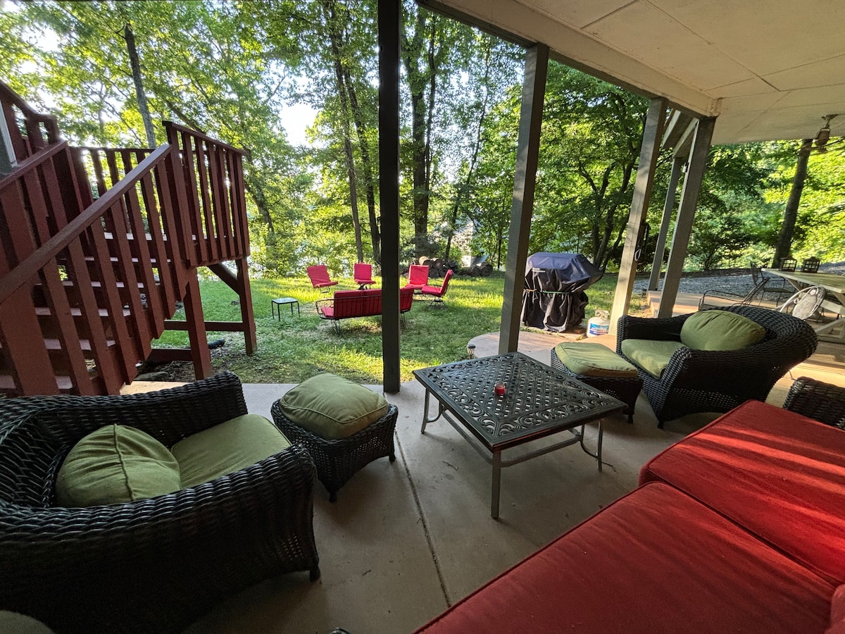 Lake house & dock.  Relax with friends & family.