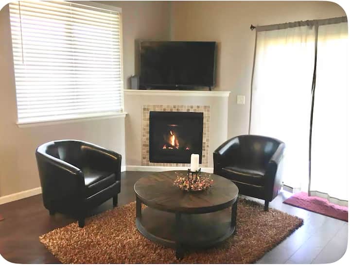 New Cozy House W/garage In Centralgreeley - Greeley, CO