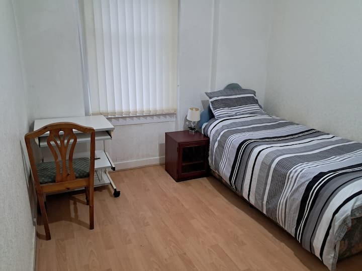 Lovely Room [With Bathroom] In Glasgow City - Glasgow