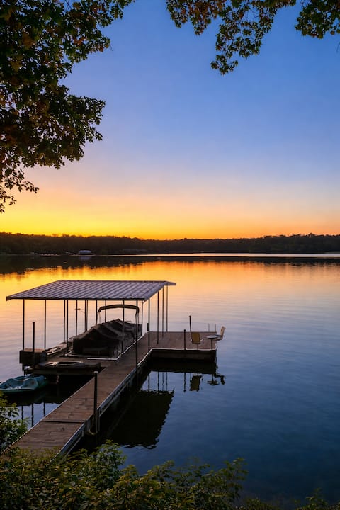 Lakefront Cabin • Dock • Sunset Views