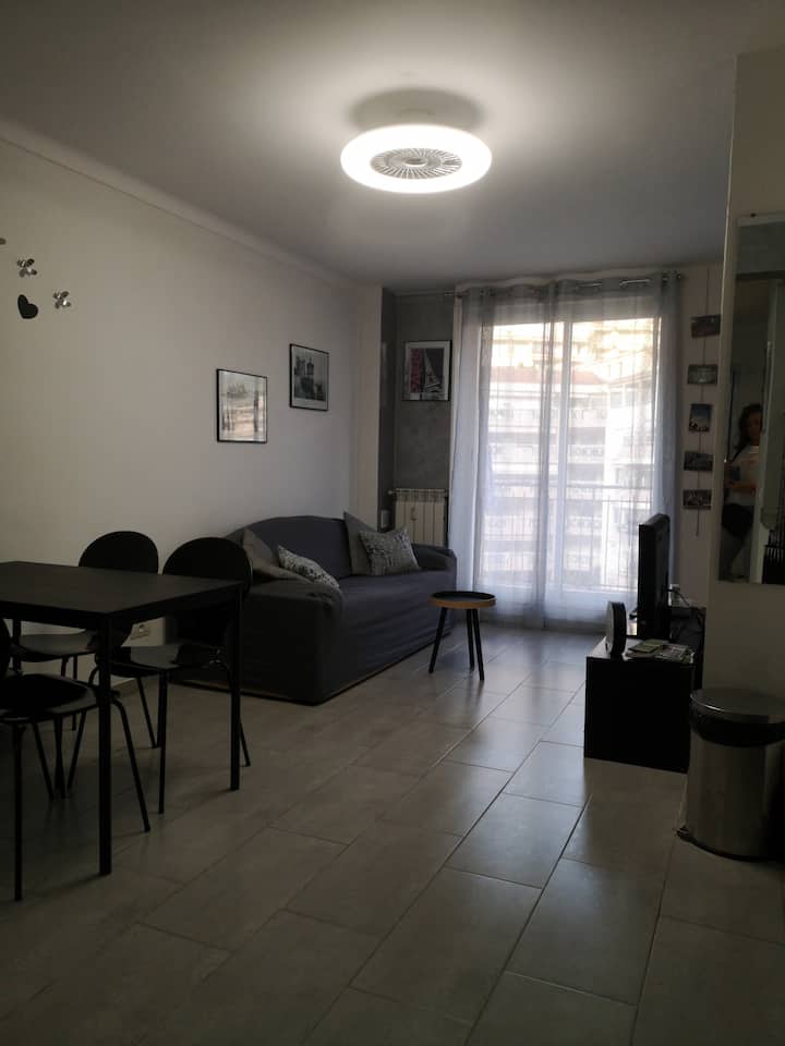 Menton Riviera: Petit Appartement Tout à Proximité - Menton