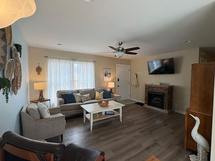 The Blue Herron- Dog Friendly - Michigan City, IN