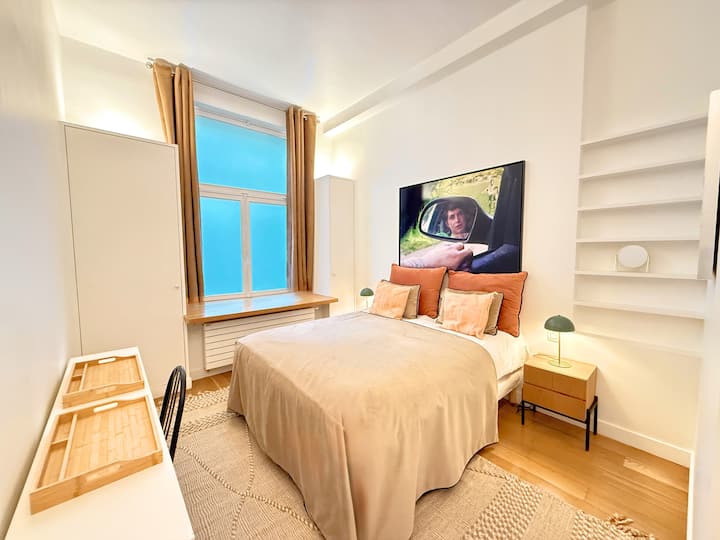 SPARIS – Chumba cha kulala cha 3 chenye kitanda cha ukubwa wa 160x200 kinachounganisha starehe na urembo.