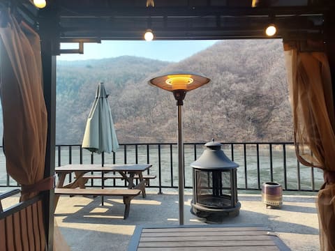 Mirinae Lakefront Chalet/Private House Camp/270-pyeong Private Glamping/Bullock and Water Swing/Eunh