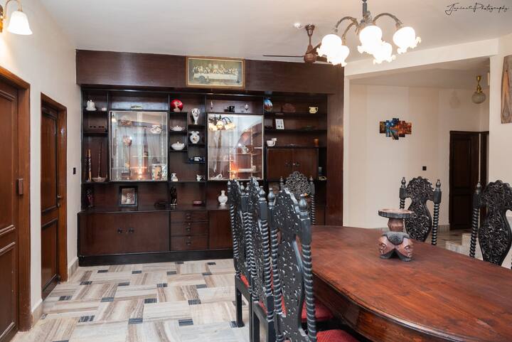 Dining area image 3