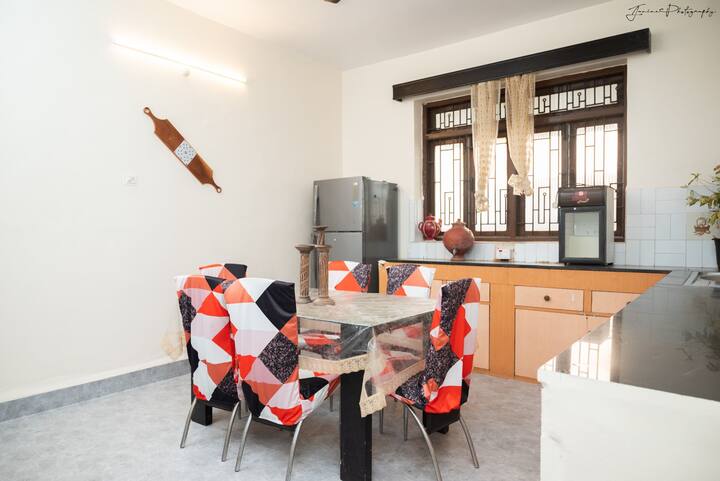 Full kitchen image 1