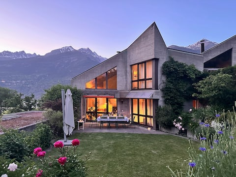 PEAK HOUSE - fireplace, mountain view, private garden