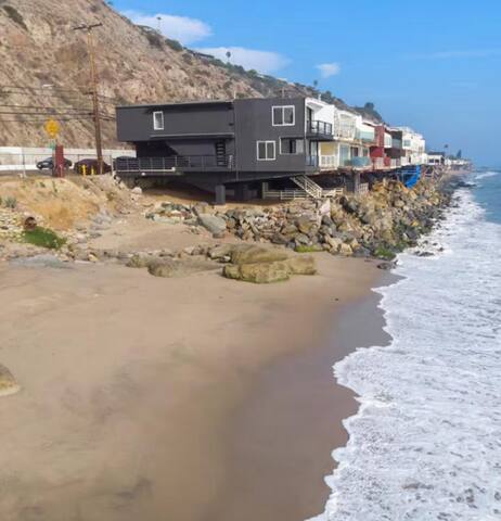 Epic Malibu Beach House 3 Beds 3 Bath Gym/Pilates gallery image 2