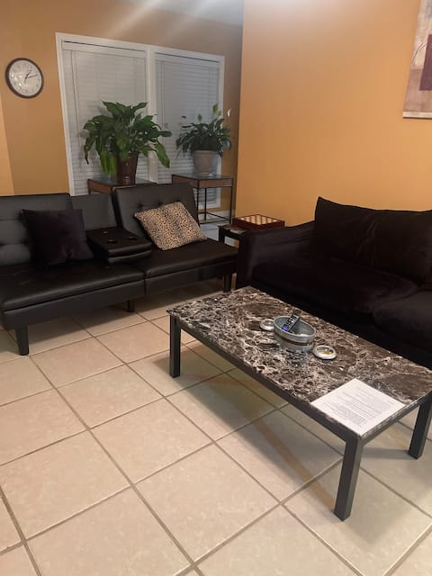 Top Airbnb: Room to Relax, spacious 1 Bedroom, Washer/Dryer, in Jackson