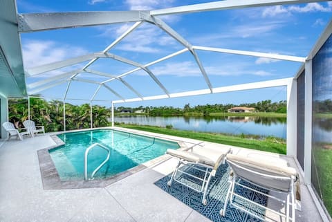 Villa at lake, privacy, pool & whirlpool, relaxing