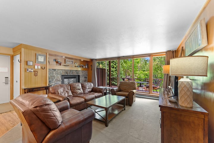Spacious Condo W/ Great Alpine Views From Private - Keystone, CO