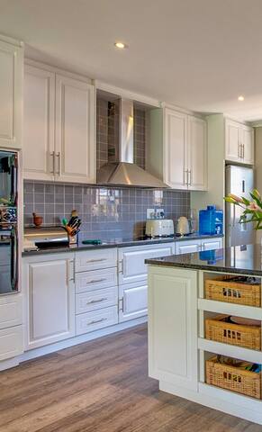 Gorgeous Family Home – Secure Eco Estate gallery image 4