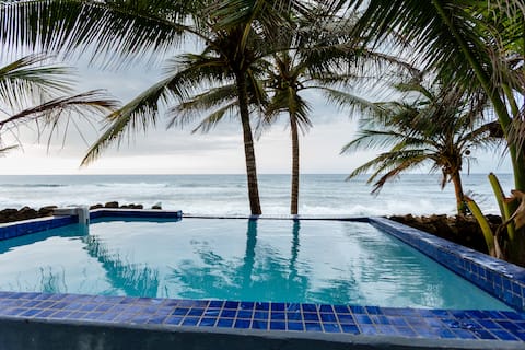 Luxury Oceanfront w/2 Pools and Slide