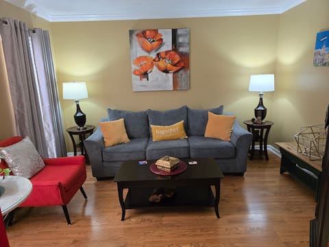Popular Airbnb listing: 🎶 La Casa De Nashville 🎶 in Donelson Hermitage Old Hickory