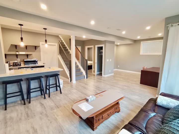 Rocky Mountain Bnb（free Wifi, Notv） - Airdrie