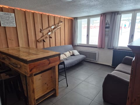 Successful Airbnb property: Studio-style chalet 10 m from the slopes, Gourette in Eaux Bonnes