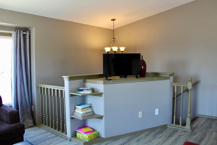 Three Bed, Two Bath, Clean/safe, Close To Downtown - Sioux Falls, SD