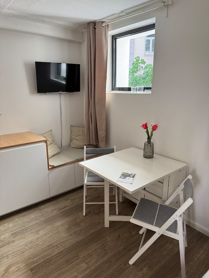 Charming Guest Suite With Terrace In The Backyard - Hamburgo