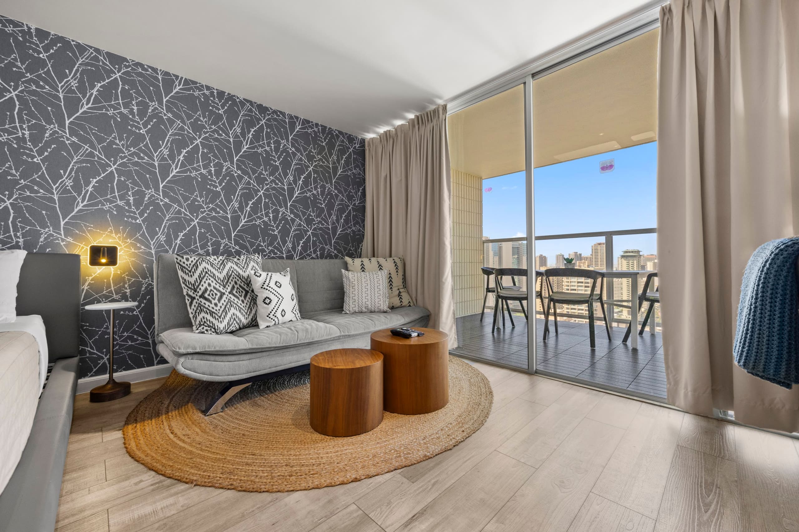 Condo in Honolulu · ★4.89 · Studio · 2 beds · 1 private bath - Image 9