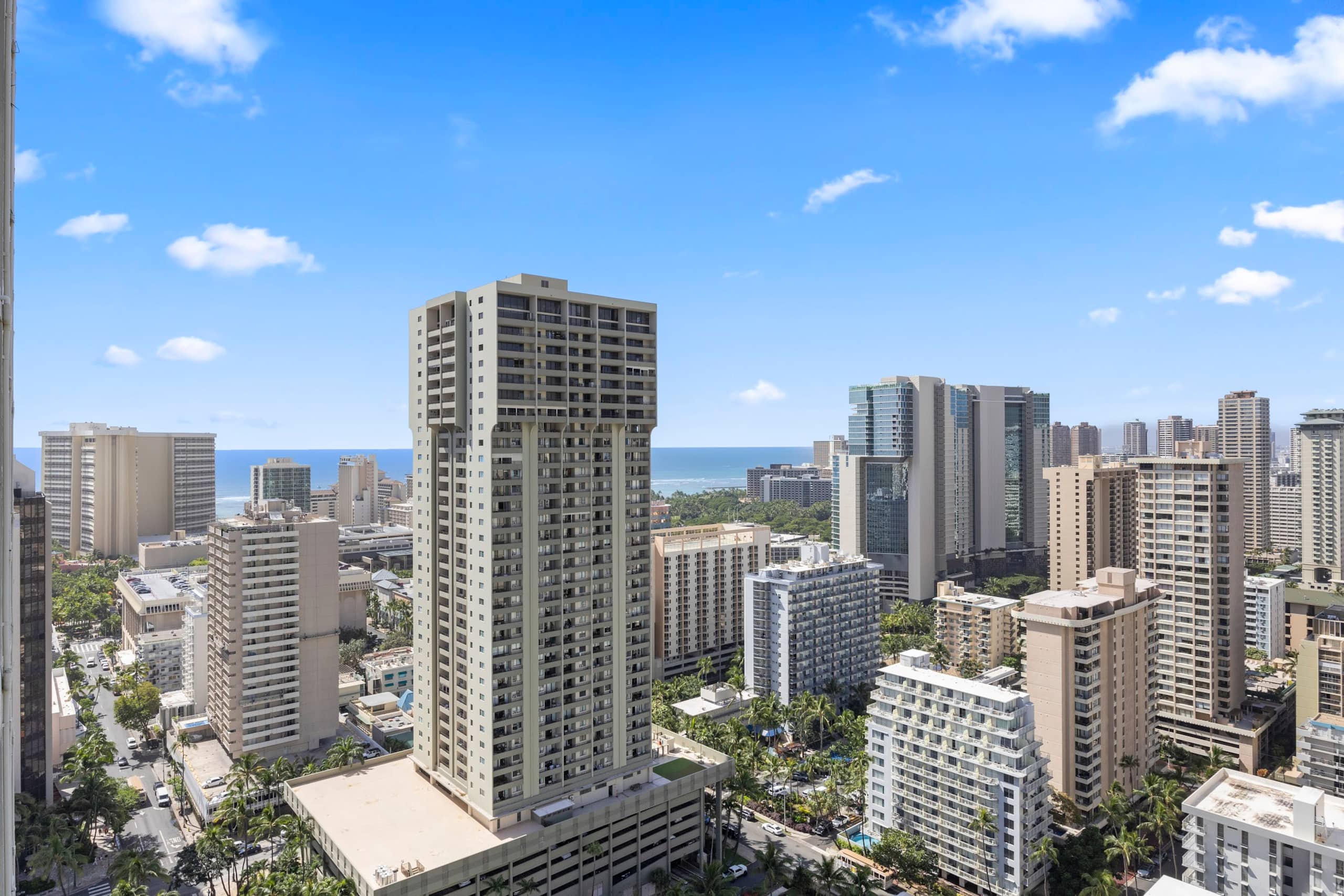 Condo in Honolulu · ★4.89 · Studio · 2 beds · 1 private bath - Image 38