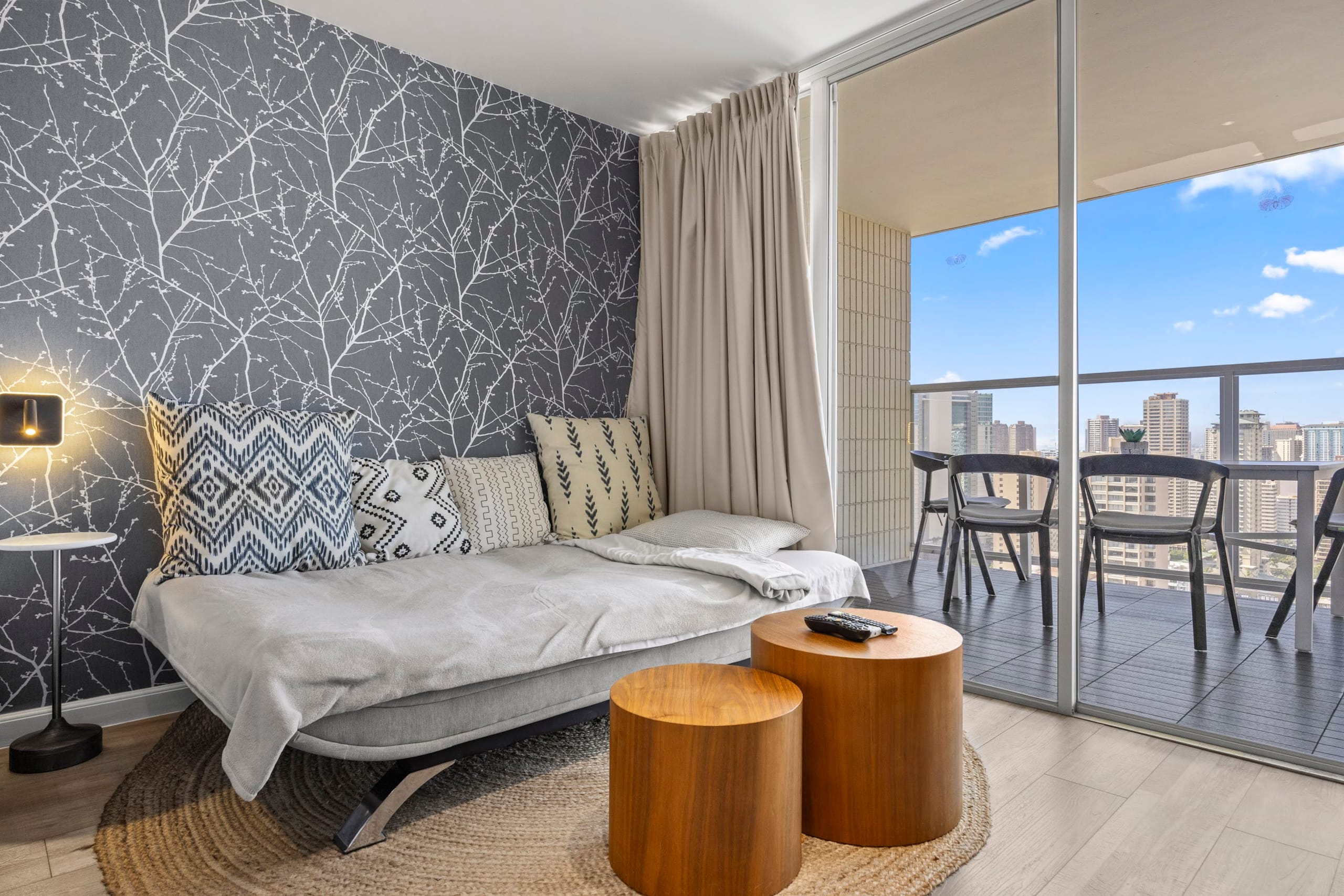 Condo in Honolulu · ★4.89 · Studio · 2 beds · 1 private bath - Image 19