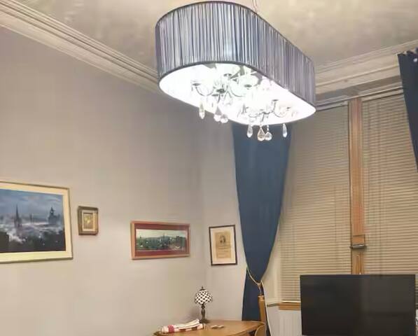 Edinburgh, 3 Bed, 2 Shower, Private Door@Tram Stop gallery image 2